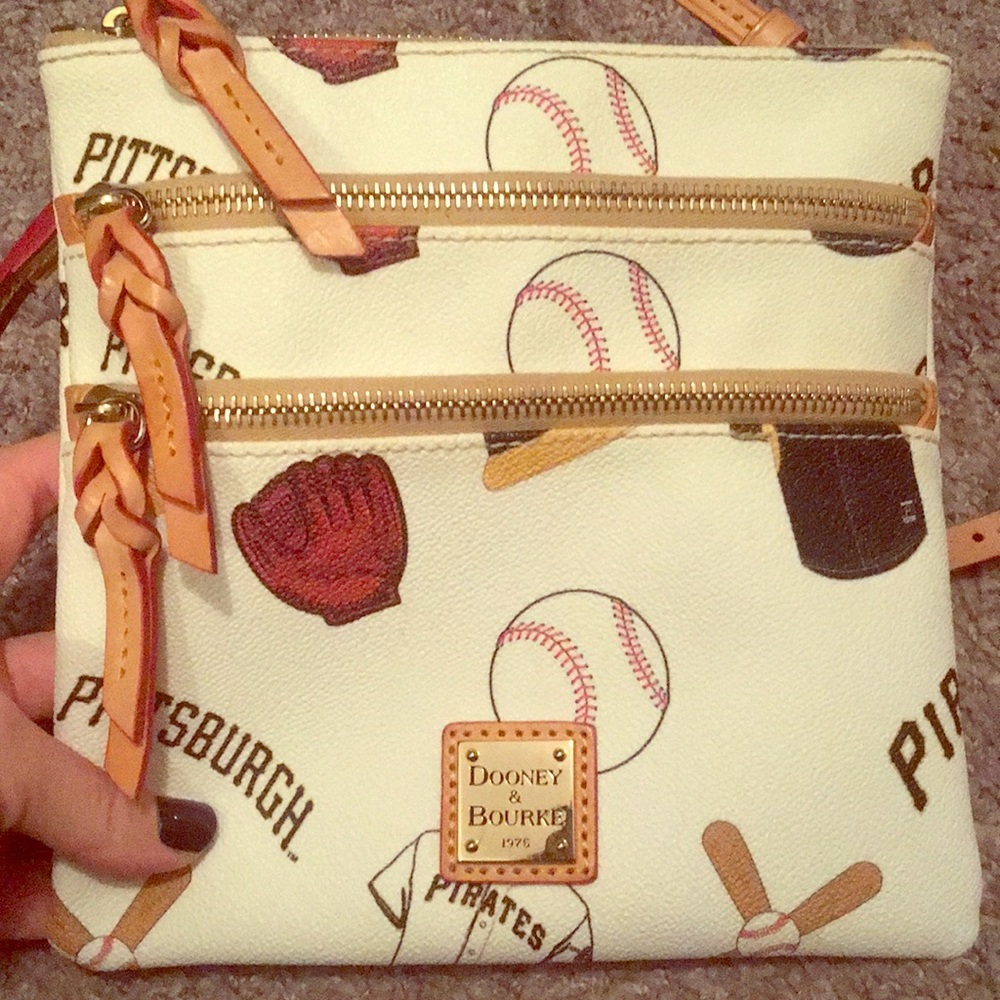 Dooney & Bourke crossbody purse